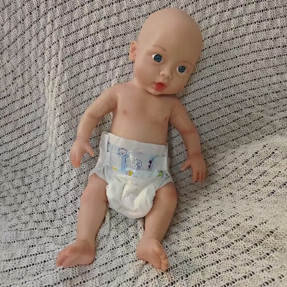 45cm Cute Reborn Newborn 3kg Full Body Platinum Silicone Reborn Baby Girl Dolls - Picture 1 of 12